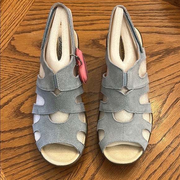 Skechers Women’s (7) Parallel Stylin Memory Foam Leather Wedge Heel Blue NWOT - Picture 1 of 11